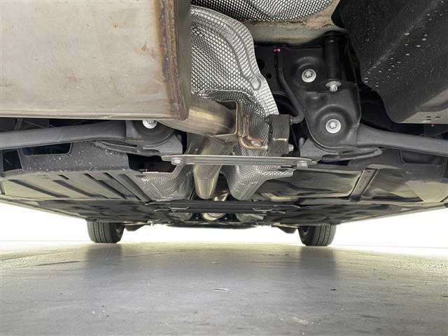 MINI クーパー 純正ナビ(AM/FM/Bluetooth) ETC スマートキー プッシュスタート アイドリングストップ ステアリングスイッチ 横滑り防止装置 純正15インチアルミ 純正フロアマット(42枚目)