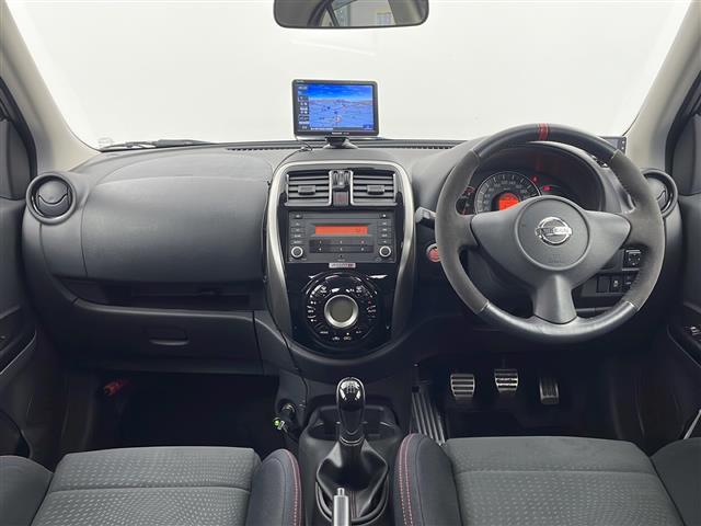 マーチ ニスモ　Ｓ　禁煙車　５ＭＴ　ドライブレコーダー前後　ポータブルナビ　純正オーディオ　ＡＵＸ　ＡＭ　ＦＭ　横滑り防止装置　ＡＵＴＯエアコン　純正ドアバイザー　純正フロアマット　電格ミラー（2枚目）