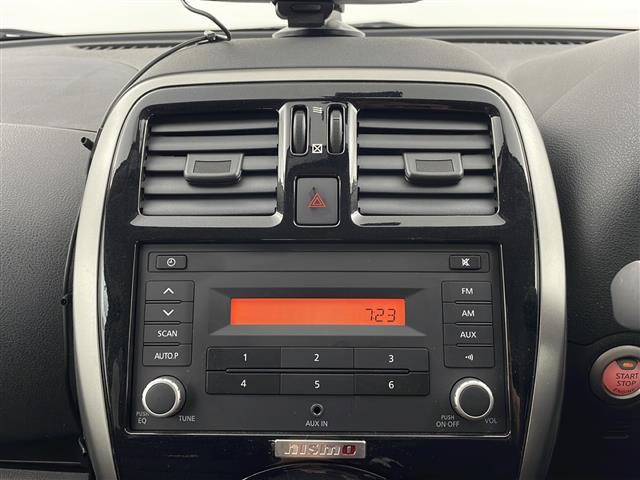 マーチ ニスモ　Ｓ　禁煙車　５ＭＴ　ドライブレコーダー前後　ポータブルナビ　純正オーディオ　ＡＵＸ　ＡＭ　ＦＭ　横滑り防止装置　ＡＵＴＯエアコン　純正ドアバイザー　純正フロアマット　電格ミラー（6枚目）