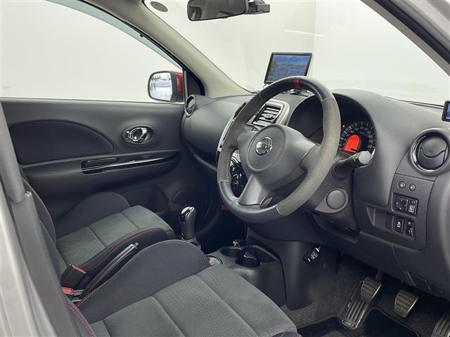 マーチ ニスモ　Ｓ　禁煙車　５ＭＴ　ドライブレコーダー前後　ポータブルナビ　純正オーディオ　ＡＵＸ　ＡＭ　ＦＭ　横滑り防止装置　ＡＵＴＯエアコン　純正ドアバイザー　純正フロアマット　電格ミラー（15枚目）