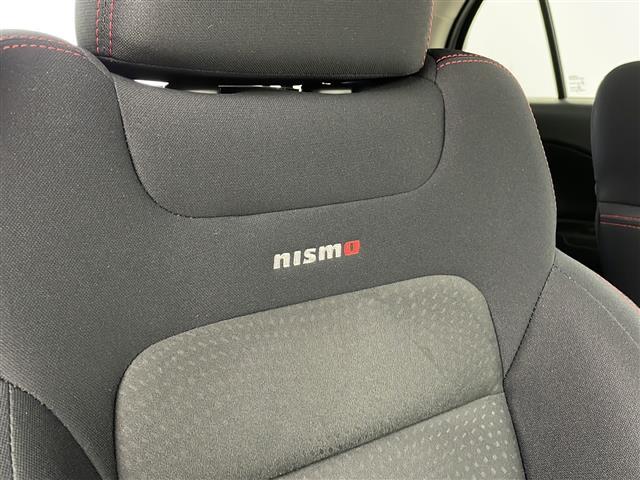 マーチ ニスモ　Ｓ　禁煙車　５ＭＴ　ドライブレコーダー前後　ポータブルナビ　純正オーディオ　ＡＵＸ　ＡＭ　ＦＭ　横滑り防止装置　ＡＵＴＯエアコン　純正ドアバイザー　純正フロアマット　電格ミラー（18枚目）