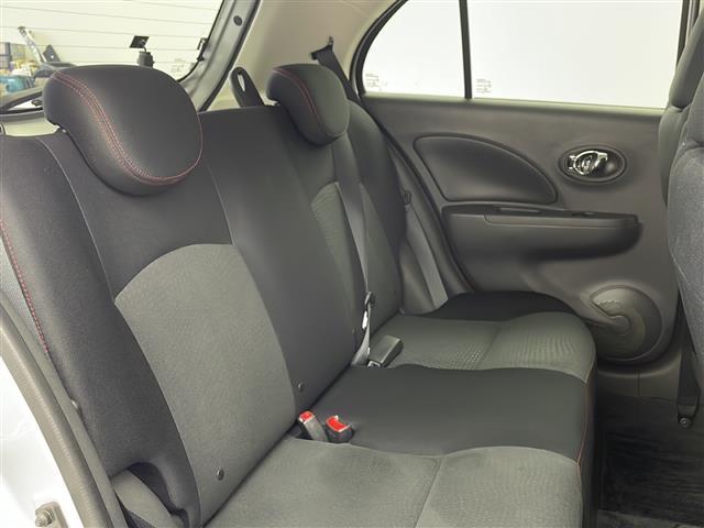 マーチ ニスモ　Ｓ　禁煙車　５ＭＴ　ドライブレコーダー前後　ポータブルナビ　純正オーディオ　ＡＵＸ　ＡＭ　ＦＭ　横滑り防止装置　ＡＵＴＯエアコン　純正ドアバイザー　純正フロアマット　電格ミラー（20枚目）