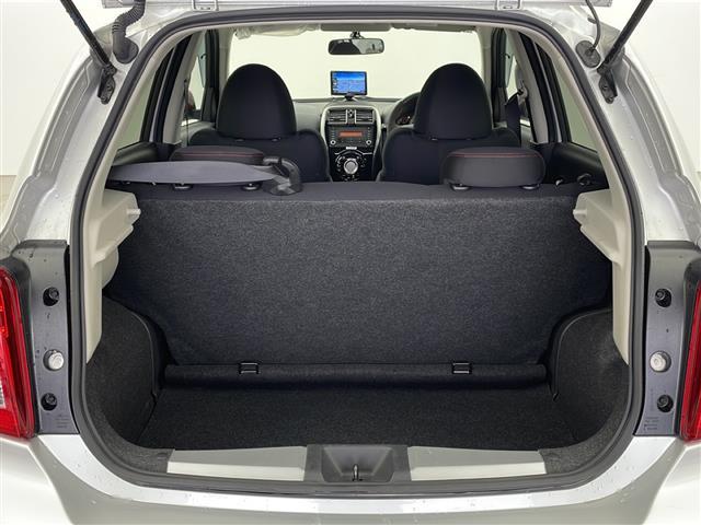 マーチ ニスモ　Ｓ　禁煙車　５ＭＴ　ドライブレコーダー前後　ポータブルナビ　純正オーディオ　ＡＵＸ　ＡＭ　ＦＭ　横滑り防止装置　ＡＵＴＯエアコン　純正ドアバイザー　純正フロアマット　電格ミラー（21枚目）