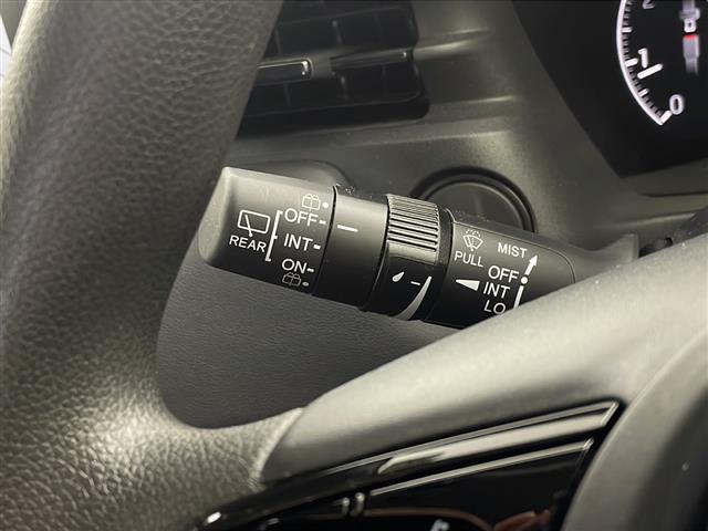 ヴェゼル Ｇ　純正ナビ　ホンダセンシング　衝突軽減　誤発進抑制　歩行者事故低減ステアリング　レーダークルーズコントロール　車線逸脱抑制　パーキングサポートブレーキ　ＥＴＣ２．０　ドライブレコーダー　ワイヤレス充電（11枚目）