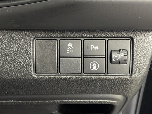 ヴェゼル Ｇ　純正ナビ　ホンダセンシング　衝突軽減　誤発進抑制　歩行者事故低減ステアリング　レーダークルーズコントロール　車線逸脱抑制　パーキングサポートブレーキ　ＥＴＣ２．０　ドライブレコーダー　ワイヤレス充電（13枚目）