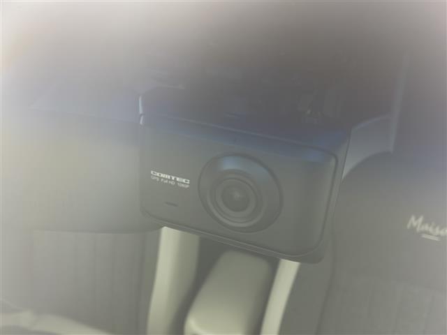 フィット ｅ：ＨＥＶホーム　２０周年特別仕様車　メゾン　純正ナビ　ホンダセンシング　衝突軽減システム　車線逸脱抑制機能　パーキングサポートブレーキ　先行車発進お知らせ　横滑り防止　標識認識機能　追従走行付きクルーズコントロール　ＥＴＣ　ドライブレコーダー（5枚目）