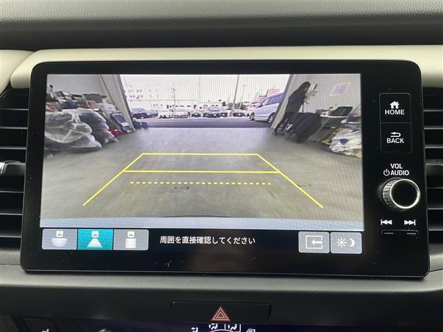 フィット ｅ：ＨＥＶホーム　２０周年特別仕様車　メゾン　純正ナビ　ホンダセンシング　衝突軽減システム　車線逸脱抑制機能　パーキングサポートブレーキ　先行車発進お知らせ　横滑り防止　標識認識機能　追従走行付きクルーズコントロール　ＥＴＣ　ドライブレコーダー（8枚目）