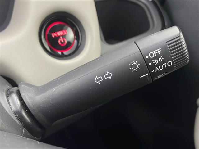 フィット ｅ：ＨＥＶホーム　２０周年特別仕様車　メゾン　純正ナビ　ホンダセンシング　衝突軽減システム　車線逸脱抑制機能　パーキングサポートブレーキ　先行車発進お知らせ　横滑り防止　標識認識機能　追従走行付きクルーズコントロール　ＥＴＣ　ドライブレコーダー（15枚目）