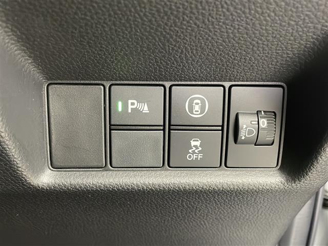 フィット ｅ：ＨＥＶホーム　２０周年特別仕様車　メゾン　純正ナビ　ホンダセンシング　衝突軽減システム　車線逸脱抑制機能　パーキングサポートブレーキ　先行車発進お知らせ　横滑り防止　標識認識機能　追従走行付きクルーズコントロール　ＥＴＣ　ドライブレコーダー（19枚目）