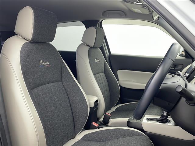 フィット ｅ：ＨＥＶホーム　２０周年特別仕様車　メゾン　純正ナビ　ホンダセンシング　衝突軽減システム　車線逸脱抑制機能　パーキングサポートブレーキ　先行車発進お知らせ　横滑り防止　標識認識機能　追従走行付きクルーズコントロール　ＥＴＣ　ドライブレコーダー（23枚目）