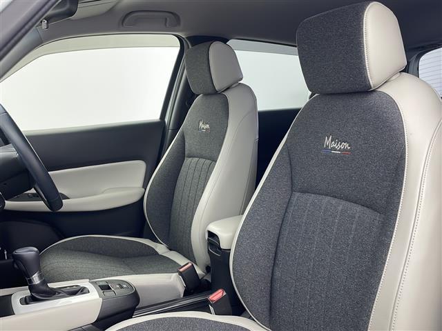 フィット ｅ：ＨＥＶホーム　２０周年特別仕様車　メゾン　純正ナビ　ホンダセンシング　衝突軽減システム　車線逸脱抑制機能　パーキングサポートブレーキ　先行車発進お知らせ　横滑り防止　標識認識機能　追従走行付きクルーズコントロール　ＥＴＣ　ドライブレコーダー（25枚目）