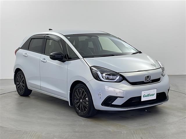 フィット ｅ：ＨＥＶホーム　２０周年特別仕様車　メゾン　純正ナビ　ホンダセンシング　衝突軽減システム　車線逸脱抑制機能　パーキングサポートブレーキ　先行車発進お知らせ　横滑り防止　標識認識機能　追従走行付きクルーズコントロール　ＥＴＣ　ドライブレコーダー（31枚目）