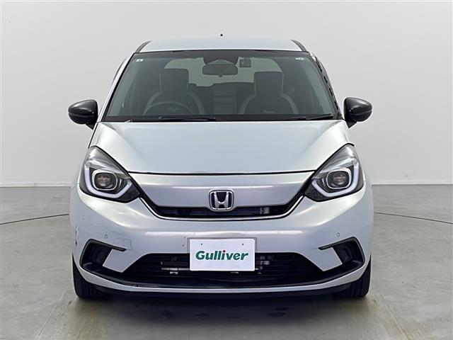 フィット ｅ：ＨＥＶホーム　２０周年特別仕様車　メゾン　純正ナビ　ホンダセンシング　衝突軽減システム　車線逸脱抑制機能　パーキングサポートブレーキ　先行車発進お知らせ　横滑り防止　標識認識機能　追従走行付きクルーズコントロール　ＥＴＣ　ドライブレコーダー（32枚目）