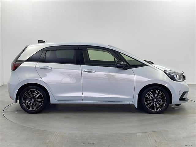 フィット ｅ：ＨＥＶホーム　２０周年特別仕様車　メゾン　純正ナビ　ホンダセンシング　衝突軽減システム　車線逸脱抑制機能　パーキングサポートブレーキ　先行車発進お知らせ　横滑り防止　標識認識機能　追従走行付きクルーズコントロール　ＥＴＣ　ドライブレコーダー（38枚目）