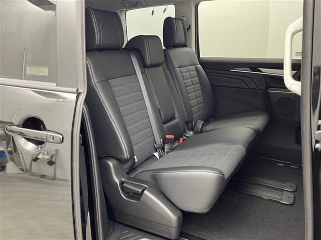 デリカD:5 シャモニー 登録済未使用車 全周囲カメラ 純正11インチメモリーナビ 純正12.8インチフリップダウン 衝突軽減 レーダークルーズ 両側電動 シートヒーター ステアリングヒーター 電動リアゲート パドルシフト(21枚目)