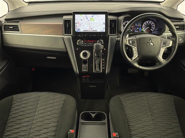 デリカD:5 G パワーパッケージ 禁煙車 4WD 純正10インチメモリーナビ BT HDMI フルセグTV アラウンドビューモニター e-Asist 衝突被害軽減ブレーキ オートサイドステップ 両側電動スライドドア パワーバックドア(2枚目)