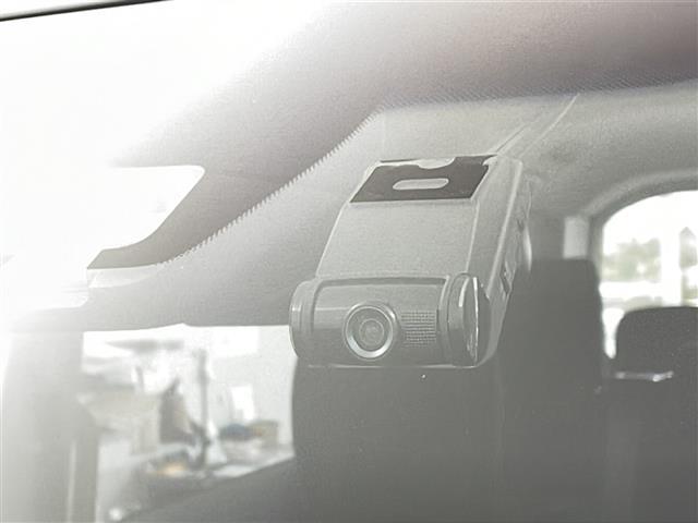 デリカD:5 G パワーパッケージ 禁煙車 4WD 純正10インチメモリーナビ BT HDMI フルセグTV アラウンドビューモニター e-Asist 衝突被害軽減ブレーキ オートサイドステップ 両側電動スライドドア パワーバックドア(7枚目)