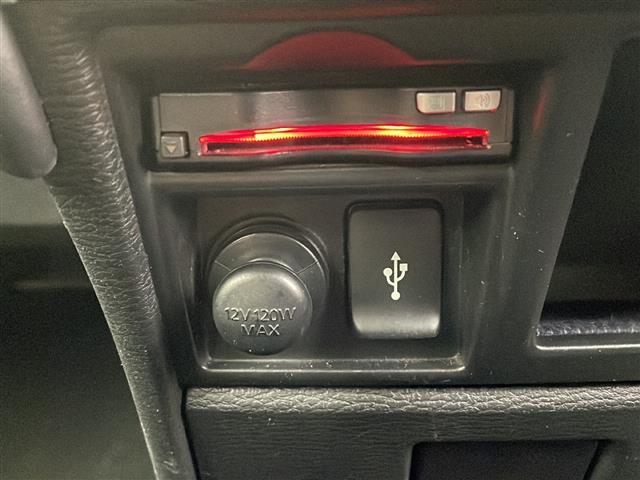 デリカD:5 G パワーパッケージ 禁煙車 4WD 純正10インチメモリーナビ BT HDMI フルセグTV アラウンドビューモニター e-Asist 衝突被害軽減ブレーキ オートサイドステップ 両側電動スライドドア パワーバックドア(8枚目)