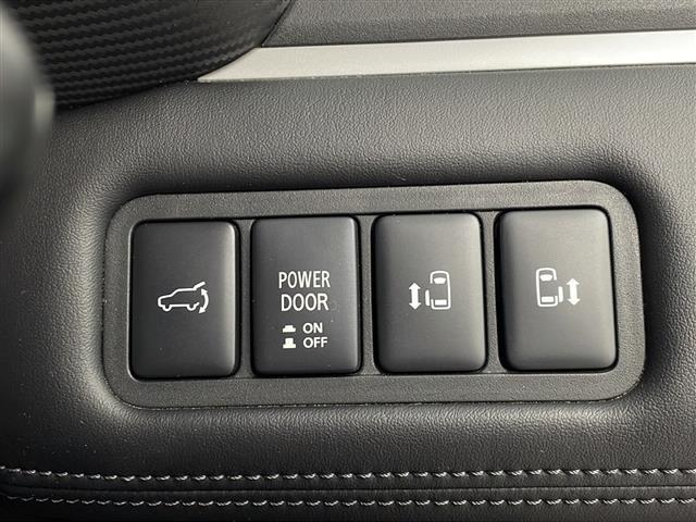 デリカD:5 G パワーパッケージ 禁煙車 4WD 純正10インチメモリーナビ BT HDMI フルセグTV アラウンドビューモニター e-Asist 衝突被害軽減ブレーキ オートサイドステップ 両側電動スライドドア パワーバックドア(20枚目)