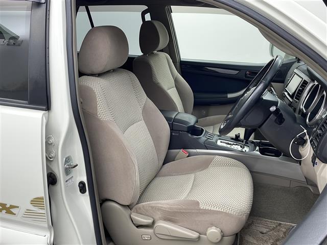 ハイラックスサーフ SSR-G 4WD 社外ナビ ドライブレコーダー ETC 電動格納ミラー 純正アルミホイール 純正フロアマット フォグライト リモコンキー(19枚目)