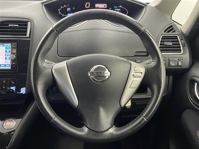 セレナ ハイウェイスター　Ｖセレクション　フリップダウンモニター　純正ＳＤナビ　Ｂｌｕｅｔｏｏｔｈ　両側電動　バックカメラ　クルーズコントロール　ビルトインＥＴＣ　ＨＩＤヘッドライト　フロアマット　スペアキー　純正１６インチアルミ付　保証書（4枚目）