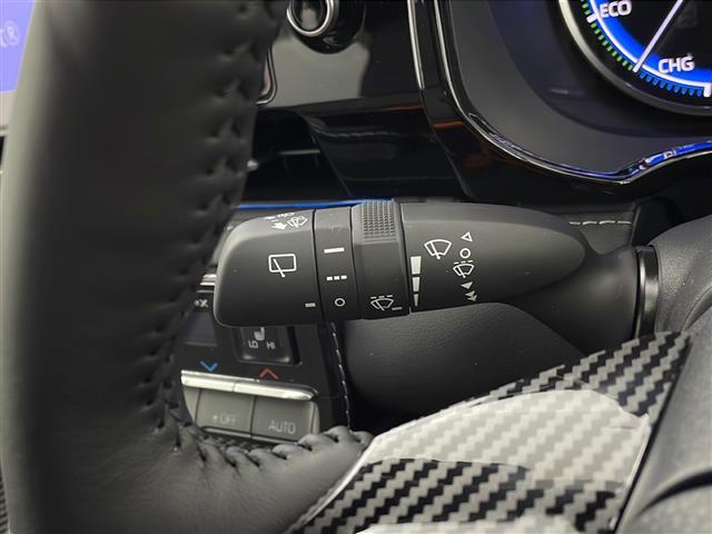 気になる車はすぐにお問い合わせください！画面右側の００６６から始まる無料ダイヤルからお問い合わせ下さい！専門スタッフがお車のご質問にお答えいたします！