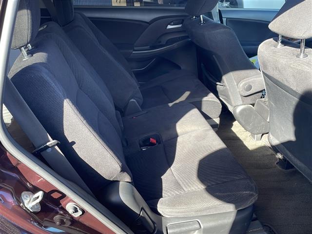 オデッセイ Ｍエアロパッケージ　ワンオーナー　純正ＨＤＤナビ　フルセグＴＶ　ＣＤ　ＤＶＤ　ＦＭ　ＡＭ　ＵＳＢ　バックカメラ　ＥＴＣ　純正フロアマット　純正１６インチアルミホイール　ドアバイザー　リモコンキー×２　保証書（9枚目）