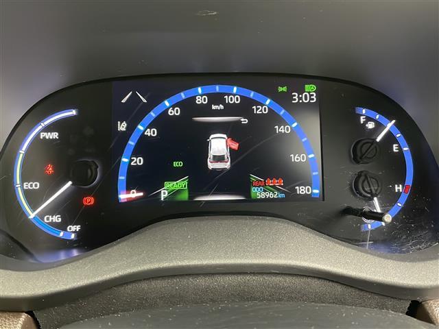 ヤリスクロス ハイブリッドZ 禁煙 純正8インチディスプレイオーディオ AC1500W 4WD 衝突軽減 レーントレーシング レーダークルーズ ブラインドスポットモニター ビルトインETC シートヒーター ステアリングヒーター(6枚目)