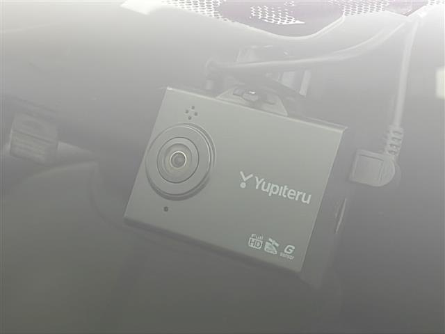 ヤリスクロス ハイブリッドZ 禁煙 純正8インチディスプレイオーディオ AC1500W 4WD 衝突軽減 レーントレーシング レーダークルーズ ブラインドスポットモニター ビルトインETC シートヒーター ステアリングヒーター(12枚目)