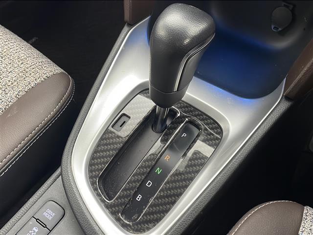 ヤリスクロス ハイブリッドZ 禁煙 純正8インチディスプレイオーディオ AC1500W 4WD 衝突軽減 レーントレーシング レーダークルーズ ブラインドスポットモニター ビルトインETC シートヒーター ステアリングヒーター(19枚目)