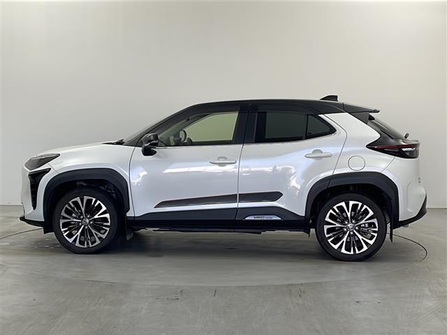 ヤリスクロス ハイブリッドZ 禁煙 純正8インチディスプレイオーディオ AC1500W 4WD 衝突軽減 レーントレーシング レーダークルーズ ブラインドスポットモニター ビルトインETC シートヒーター ステアリングヒーター(33枚目)