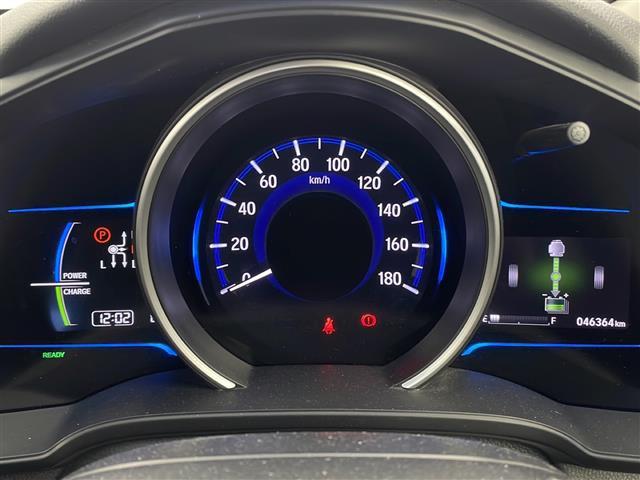 フィットハイブリッド Ｌパッケージ　禁煙車　純正ナビ　ワンセグＴＶ　ＣＤ　ＡＵＸ　ＵＳＢ　Ｆパッケージ　Ｌパッケージ　クルーズコントロール　ＬＥＤヘッドライト　フルオートエアコンディショナー　プライムスムースインテリア（8枚目）