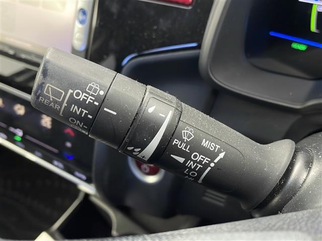 フィットハイブリッド Ｌパッケージ　禁煙車　純正ナビ　ワンセグＴＶ　ＣＤ　ＡＵＸ　ＵＳＢ　Ｆパッケージ　Ｌパッケージ　クルーズコントロール　ＬＥＤヘッドライト　フルオートエアコンディショナー　プライムスムースインテリア（10枚目）