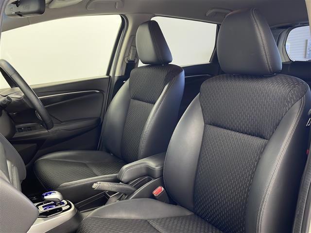 フィットハイブリッド Ｌパッケージ　禁煙車　純正ナビ　ワンセグＴＶ　ＣＤ　ＡＵＸ　ＵＳＢ　Ｆパッケージ　Ｌパッケージ　クルーズコントロール　ＬＥＤヘッドライト　フルオートエアコンディショナー　プライムスムースインテリア（28枚目）