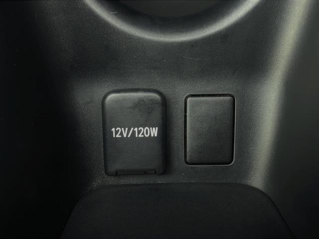 プリウス Ｓ　禁煙車　社外ナビ　ＣＤ　ＤＶＤ　ＦＭ　ＡＭ　バックカメラ　スマートキー　プッシュスタート　ＬＥＤヘッドライト　ＥＴＣ　ドライブレコーダー（15枚目）