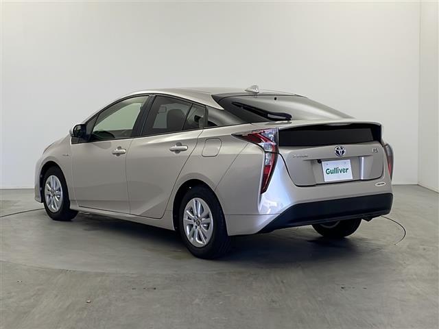 プリウス Ｓ　禁煙車　社外ナビ　ＣＤ　ＤＶＤ　ＦＭ　ＡＭ　バックカメラ　スマートキー　プッシュスタート　ＬＥＤヘッドライト　ＥＴＣ　ドライブレコーダー（34枚目）