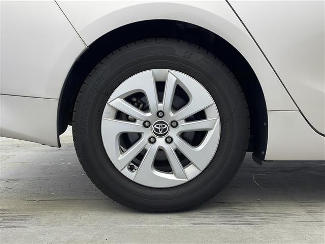 プリウス Ｓ　禁煙車　社外ナビ　ＣＤ　ＤＶＤ　ＦＭ　ＡＭ　バックカメラ　スマートキー　プッシュスタート　ＬＥＤヘッドライト　ＥＴＣ　ドライブレコーダー（39枚目）