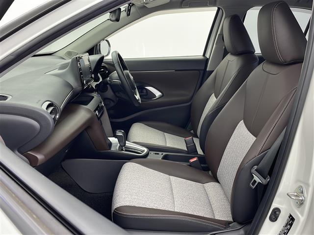 ヤリスクロス ハイブリッドＺ　禁煙車　純正ディスプレイオーディオ　ＢＴ　Ｍｉｒａｃａｓｔ　衝突軽減　レーンキープアシスト　ブラインドスポットモニター　コーナーセンサー　レーダークルーズコントロール　全周囲　シートヒーター　ＥＴＣ（29枚目）