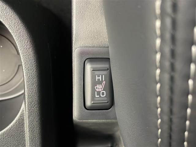 デリカＤ：５ シャモニー　登録済未使用車　両側パワースライドドア　レーダークルーズコントロール　シートヒーター　バックカメラ　アラウンドビューカメラ　電動リアゲート　パワーシート　純正アルミ　ブラインドスポットモニター（18枚目）