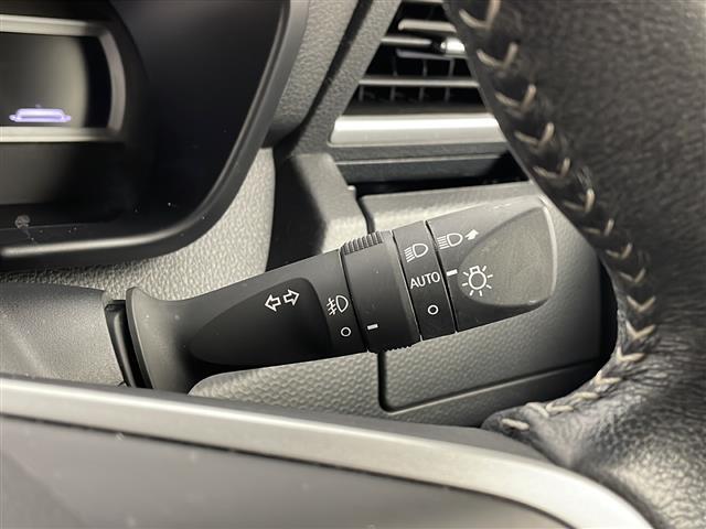 トール カスタムＧ　禁煙車　純正ナビ　バックカメラ　衝突軽減システム　車線逸脱抑制機能　クリアランスソナー　横滑り防止　レーダークルーズコントロール　両側パワースライドドア　シートヒーター　ＥＴＣ　ドライブレコーダー（13枚目）