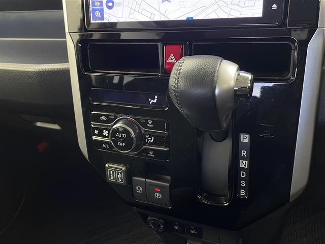 トール カスタムＧ　禁煙車　純正ナビ　バックカメラ　衝突軽減システム　車線逸脱抑制機能　クリアランスソナー　横滑り防止　レーダークルーズコントロール　両側パワースライドドア　シートヒーター　ＥＴＣ　ドライブレコーダー（17枚目）