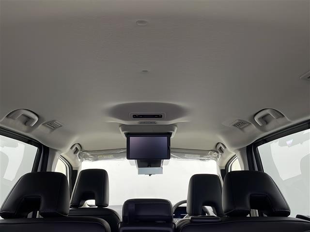 セレナ ｅ－パワー　ハイウェイスターＶ　禁煙車　登録済未使用車　純正１２．３インチディスプレイナビ　フルセグ　Ｂｌｕｅｔｏｏｔｈ　純正フリップダウンモニター　アラウンドビューモニター　プロパイロット　レーンキープアシスト　両側電動スライド（28枚目）