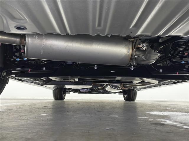 セレナ ｅ－パワー　ハイウェイスターＶ　禁煙車　登録済未使用車　純正１２．３インチディスプレイナビ　フルセグ　Ｂｌｕｅｔｏｏｔｈ　純正フリップダウンモニター　アラウンドビューモニター　プロパイロット　レーンキープアシスト　両側電動スライド（43枚目）