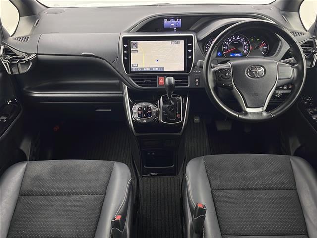 ヴォクシー ＺＳ　煌ＩＩＩ　禁煙車　両側パワースライドドア　純正１０インチナビ　フルセグＴＶ　Ｂｌｕｅｔｏｏｔｈ　バックカメラ　ＥＴＣ　衝突軽減ブレーキ　オートライト　レーンキープアシスト　ローダウン　ドライブレコーダー（6枚目）