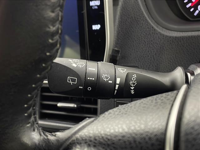 ヴォクシー ＺＳ　煌ＩＩＩ　禁煙車　両側パワースライドドア　純正１０インチナビ　フルセグＴＶ　Ｂｌｕｅｔｏｏｔｈ　バックカメラ　ＥＴＣ　衝突軽減ブレーキ　オートライト　レーンキープアシスト　ローダウン　ドライブレコーダー（9枚目）