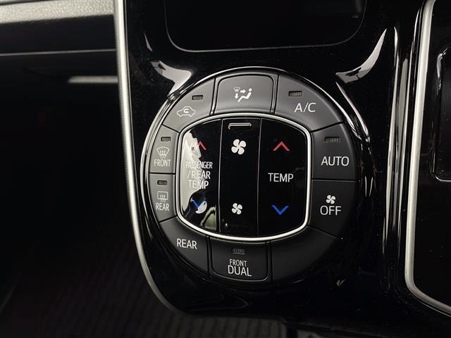 ヴォクシー ＺＳ　煌ＩＩＩ　禁煙車　両側パワースライドドア　純正１０インチナビ　フルセグＴＶ　Ｂｌｕｅｔｏｏｔｈ　バックカメラ　ＥＴＣ　衝突軽減ブレーキ　オートライト　レーンキープアシスト　ローダウン　ドライブレコーダー（11枚目）