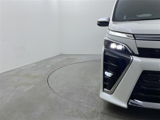 ヴォクシー ＺＳ　煌ＩＩＩ　禁煙車　両側パワースライドドア　純正１０インチナビ　フルセグＴＶ　Ｂｌｕｅｔｏｏｔｈ　バックカメラ　ＥＴＣ　衝突軽減ブレーキ　オートライト　レーンキープアシスト　ローダウン　ドライブレコーダー（37枚目）