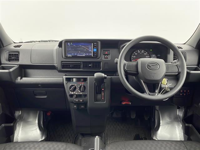 ハイゼットカーゴ Ｇ　ＳＡ　禁煙車　純正ナビ　ＢＴ　ＡＭ　ＦＭ　フルセグ　ＤＩＳＣ　衝突軽減システム　ＥＴＣ　両側スライド　レーンキープアシスト　コーナーセンサー　先行車発進お知らせ機能　ヘッドライトレベライザー　ドアバイザー（2枚目）