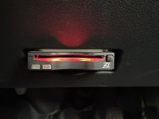 ハイゼットカーゴ Ｇ　ＳＡ　禁煙車　純正ナビ　ＢＴ　ＡＭ　ＦＭ　フルセグ　ＤＩＳＣ　衝突軽減システム　ＥＴＣ　両側スライド　レーンキープアシスト　コーナーセンサー　先行車発進お知らせ機能　ヘッドライトレベライザー　ドアバイザー（4枚目）