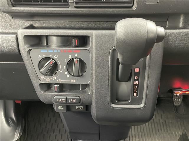 ハイゼットカーゴ Ｇ　ＳＡ　禁煙車　純正ナビ　ＢＴ　ＡＭ　ＦＭ　フルセグ　ＤＩＳＣ　衝突軽減システム　ＥＴＣ　両側スライド　レーンキープアシスト　コーナーセンサー　先行車発進お知らせ機能　ヘッドライトレベライザー　ドアバイザー（15枚目）